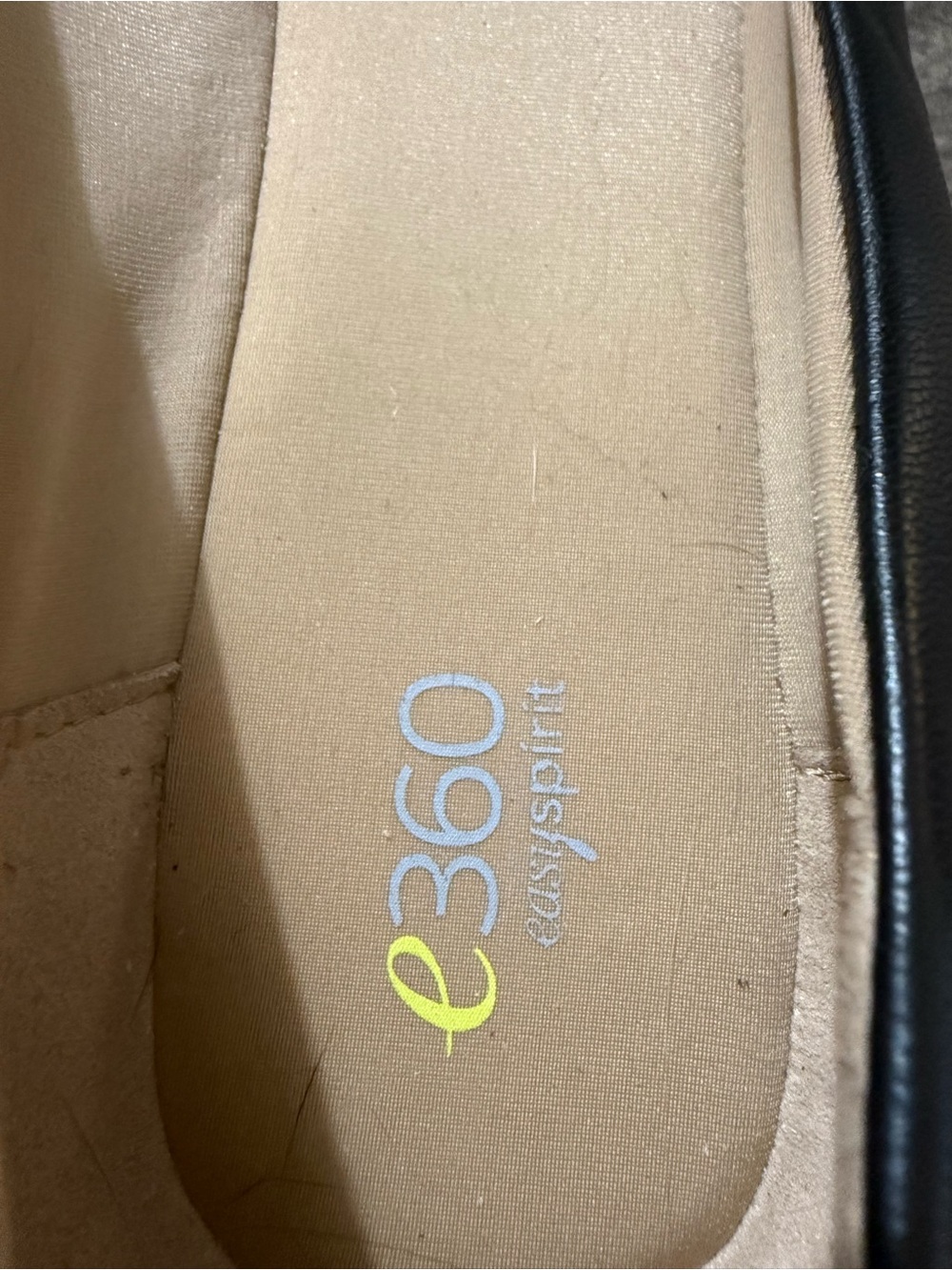 11 Wide Easy Spirit e360 Black Pointed Toe Flats with 1.5” wedge - Picture 2 of 5